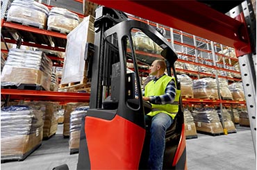 Improving Warehouse Operations with Electric Pallet Trucks