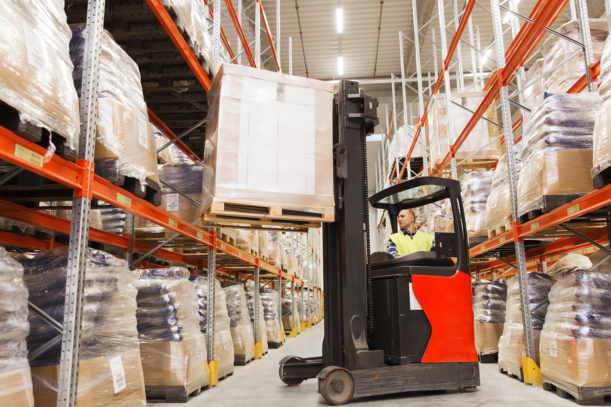 Electric Pallet Trucks in Warehouse Operations